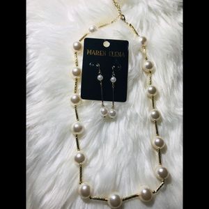 Women’s elegant gold pearl necklace & earring set